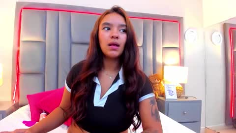 gabymoreau online show from October 29, 2025, 8:32 pm