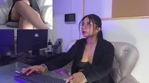 GABYTAYLOR online show from November 7, 2025, 2:06 pm