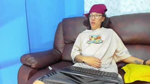 Snapshot of gadiel_sex chatting on March 3, 2025, 2:37 pm gadiel_sex online show from March 3, 2025, 2:37 pm
