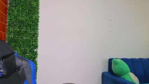 Snapshot of gael_david chatting on May 2, 2026, 3:00 am Gael online show from May 2, 2026, 3:00 am