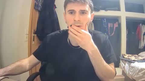 Snapshot of galadrie chatting on January 7, 2026, 3:36 pm Lorenzo online show from January 7, 2026, 3:36 pm