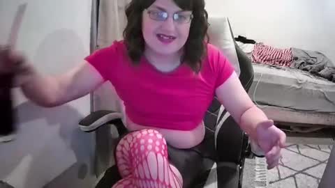 EmilyTrans online show from September 10, 2025, 1:27 am