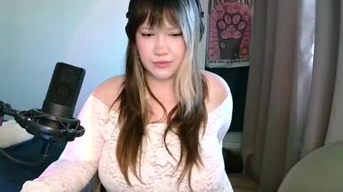 Snapshot of gamergirl01 chatting on September 24, 2025, 9:45 am Alex brb in 2 hours online show from September 24, 2025, 9:45 am