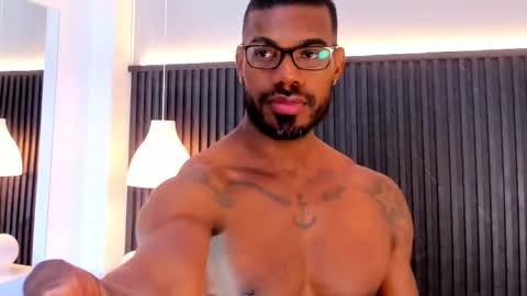 Alejo  online show from December 17, 2025, 7:42 pm