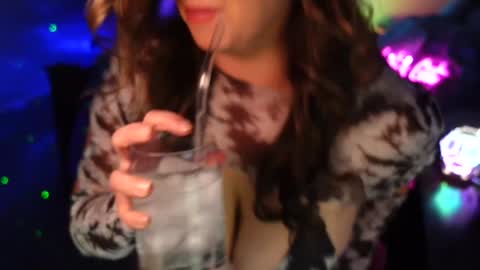 Jenna  - be back MONDAY night.  online show from December 3, 2024, 5:20 am