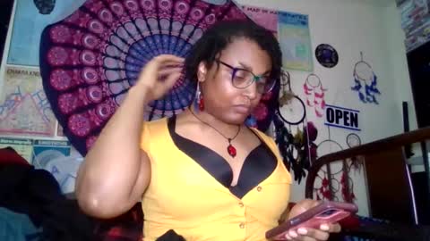 Snapshot of gardeniaspear chatting on May 11, 2026, 6:52 am Gardenia online show from May 11, 2026, 6:52 am