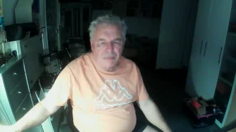 Snapshot of gargamil chatting on October 7, 2025, 2:25 pm gargamil online show from October 7, 2025, 2:25 pm