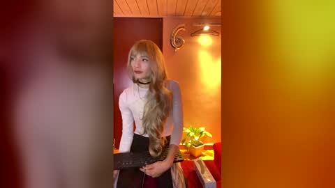 gatita_033 online show from April 8, 2026, 11:27 pm