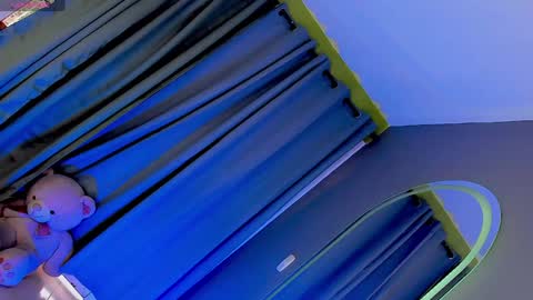 Vnecis Marn online show from February 4, 2025, 8:28 pm