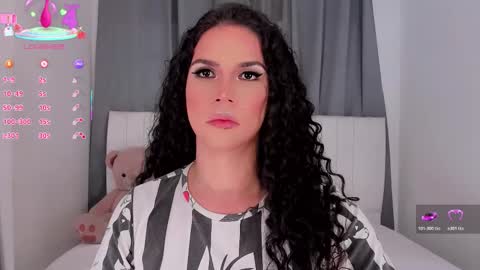 Vnecis Marn online show from December 4, 2025, 1:09 pm