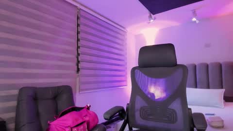 Gemma online show from November 29, 2025, 6:16 am