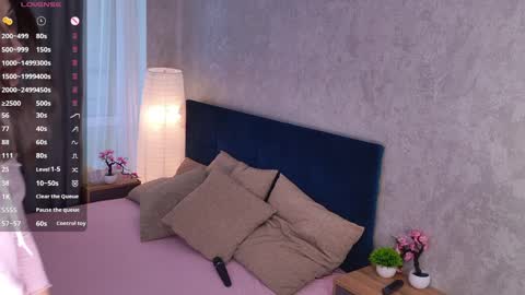Lia online show from April 3, 2026, 2:04 pm