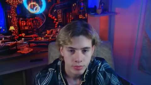 Snapshot of gemdominus chatting on October 13, 2025, 12:43 am Gem Dominus online show from October 13, 2025, 12:43 am