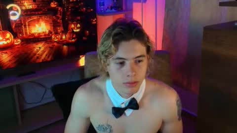 Snapshot of gemdominus chatting on October 30, 2025, 3:57 pm Gem Dominus online show from October 30, 2025, 3:57 pm