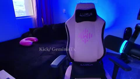 geminis11 online show from October 24, 2025, 8:38 pm