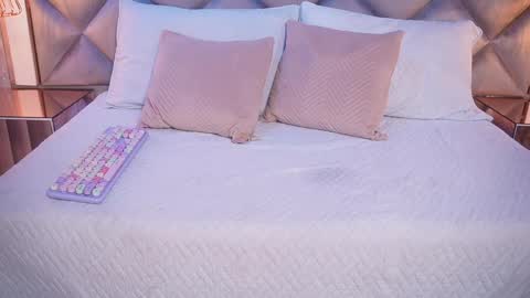 Maria  online show from April 3, 2026, 3:04 am