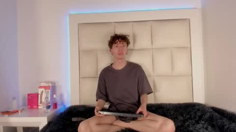 genesis_js online show from December 15, 2025, 11:42 pm