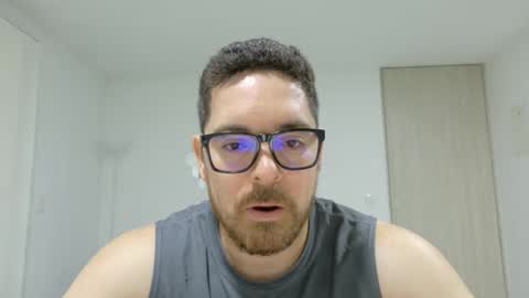 genesis_wb online show from May 20, 2026, 11:44 pm