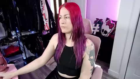 Genny Rock   and  online show from December 13, 2025, 7:53 pm