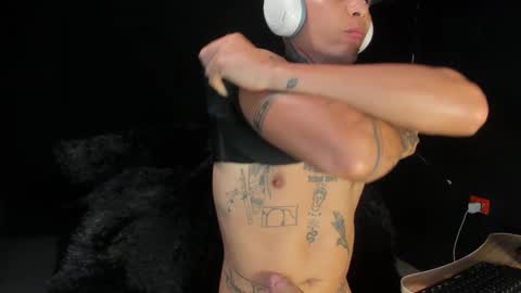 independent model online show from February 5, 2026, 9:41 pm