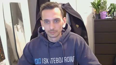 georgek0011 online show from December 2, 2025, 2:06 am