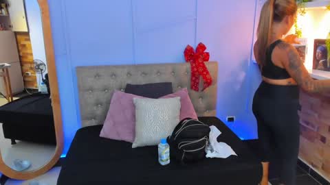 Snapshot of georgina_coule chatting on December 19, 2024, 6:23 pm Georgina Coule online show from December 19, 2024, 6:23 pm