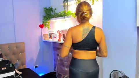 Snapshot of georgina_coule chatting on February 20, 2025, 12:15 pm Georgina Coule online show from February 20, 2025, 12:15 pm