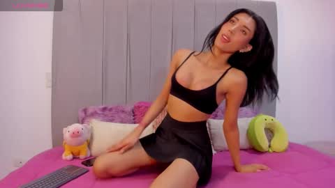 GEORGINA online show from November 23, 2025, 4:34 am