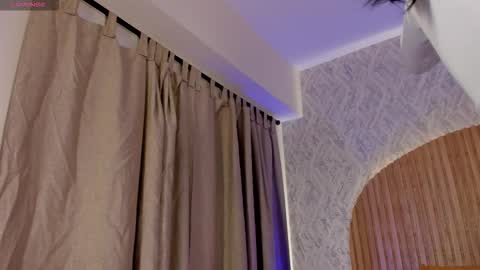 Kendal  online show from February 28, 2026, 3:40 am