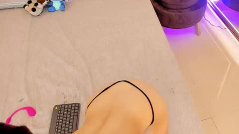    online show from February 12, 2025, 12:33 pm