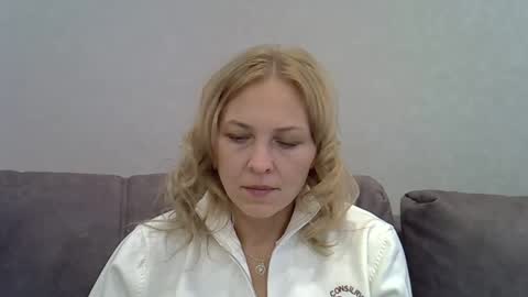 gessy_vellian8 online show from October 24, 2025, 6:21 am
