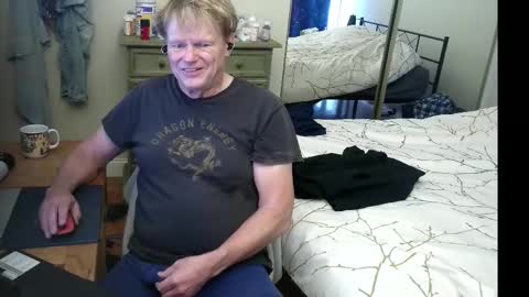 Snapshot of gethyn chatting on November 17, 2025, 7:30 pm Gethyn online show from November 17, 2025, 7:30 pm