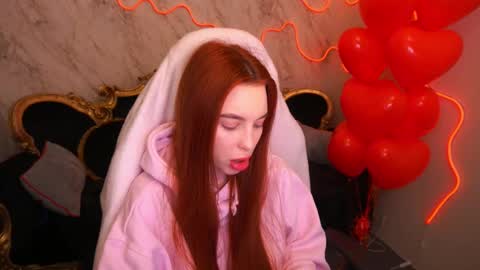 Ur Foxie online show from February 16, 2025, 6:32 am