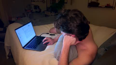 Snapshot of gggopa998 chatting on December 18, 2024, 12:32 am gggopa998 online show from December 18, 2024, 12:32 am