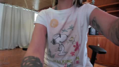 Snapshot of ghostcrimson chatting on December 22, 2024, 2:38 pm andy online show from December 22, 2024, 2:38 pm