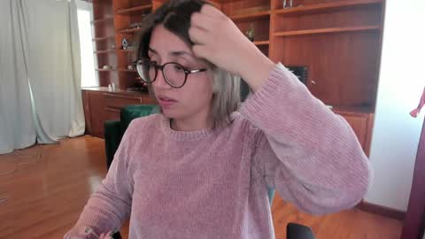 Snapshot of ghostcrimson chatting on January 2, 2025, 1:19 pm andy online show from January 2, 2025, 1:19 pm