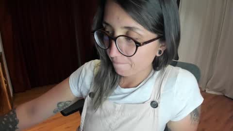 Snapshot of ghostcrimson chatting on February 21, 2025, 2:06 am andy online show from February 21, 2025, 2:06 am