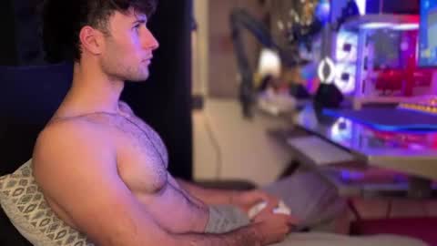 big boy ghost face online show from November 5, 2025, 12:54 am