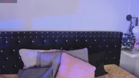 Snapshot of ghosty_doll chatting on December 3, 2025, 8:18 pm Allison online show from December 3, 2025, 8:18 pm