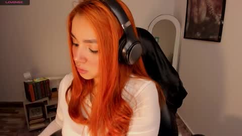 Snapshot of gia_broks chatting on November 27, 2025, 5:20 am Gia Brooks online show from November 27, 2025, 5:20 am