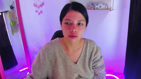 giaaaa   online show from February 1, 2026, 12:15 pm