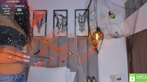 Snapshot of gia_scott chatting on October 26, 2025, 9:10 pm Darlliny online show from October 26, 2025, 9:10 pm