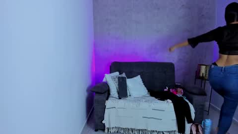 Gia online show from September 11, 2025, 5:46 pm