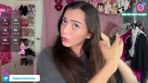 Snapshot of giaavalentinee chatting on September 14, 2025, 11:37 pm Gia online show from September 14, 2025, 11:37 pm