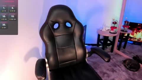 Gia  online show from December 6, 2024, 6:06 pm