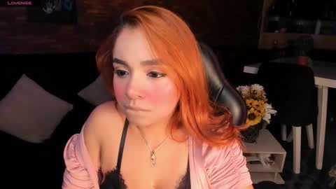 Gia  online show from October 11, 2025, 7:18 am