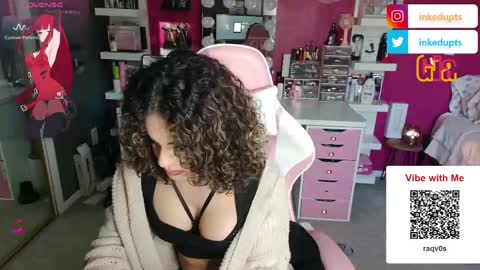 Gia Dior  online show from November 4, 2025, 8:30 pm