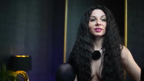  Gia  online show from January 14, 2026, 9:42 pm