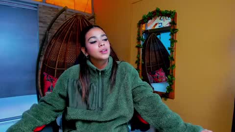 Gia  online show from January 5, 2025, 11:59 am