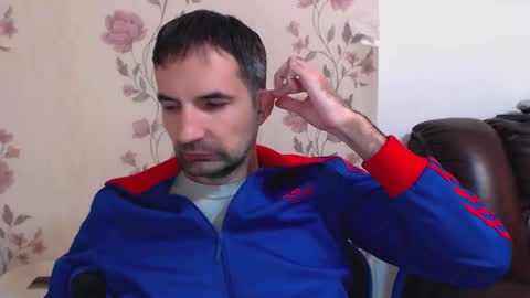 Gianni online show from December 2, 2025, 8:37 pm